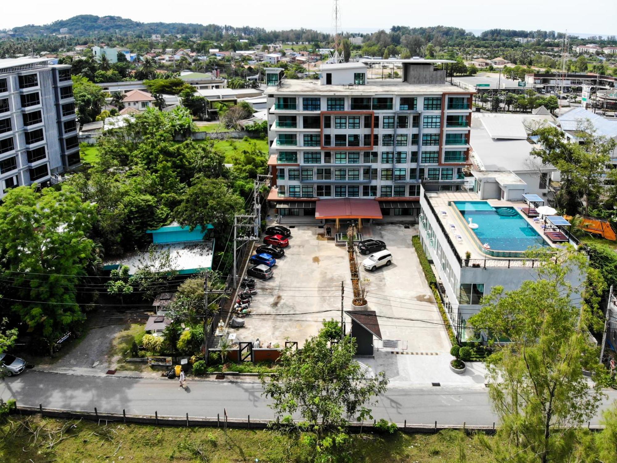 Golden Manora Bangtao Hotel 3*